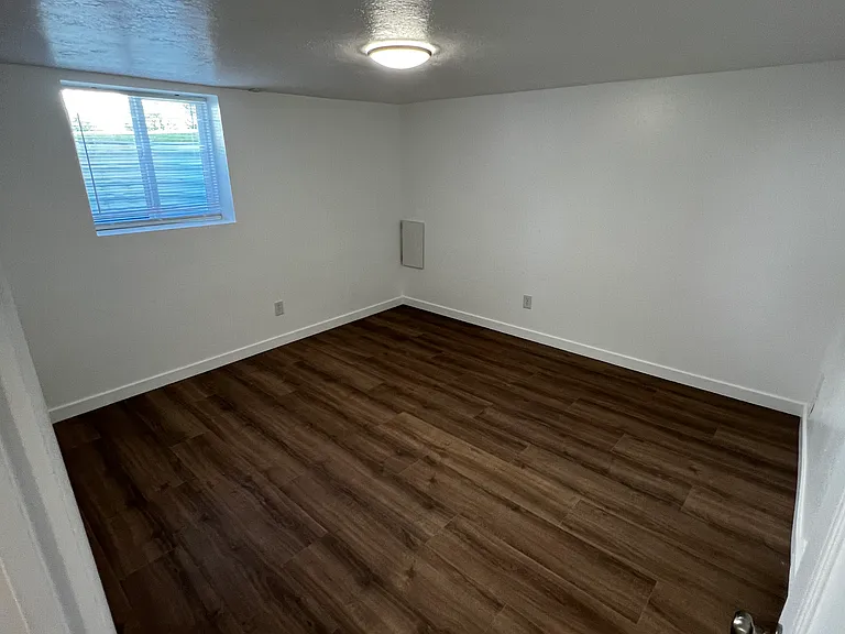 127 E 500 S — Photo 10