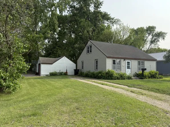 1120 6th Ave S, Estherville, IA 51334