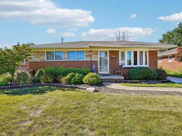 26347 Midway St, Dearborn Heights, MI 48127