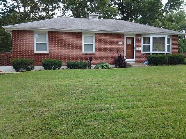 1st image of 7613 E 76th St