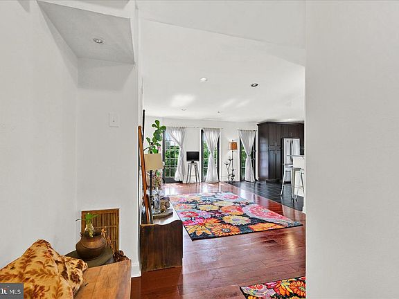 5th image of 1227 Park Ave #9
