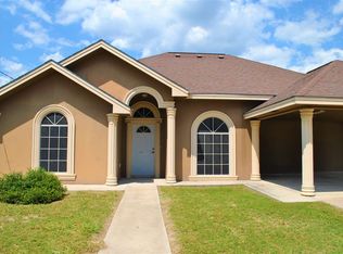 142 Flores Dr, Zapata, TX 78076