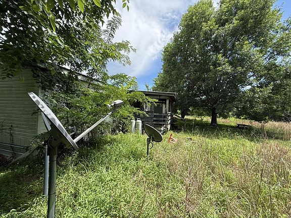 4th image of 1271 Freeman Loop