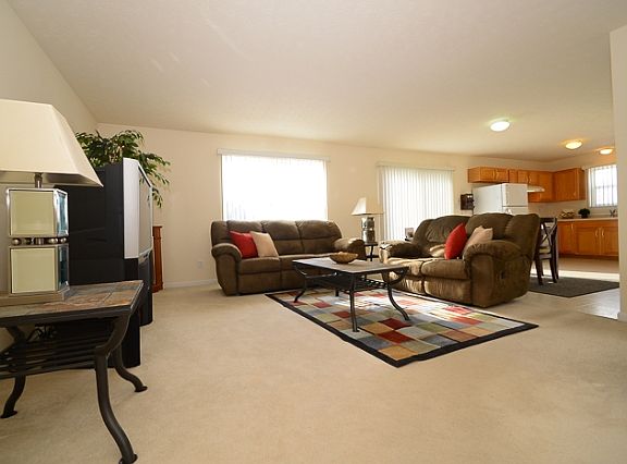 4th image of 8725 Sweetbriar