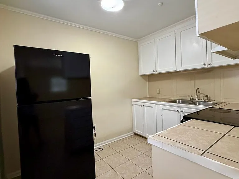 955 Violet St — Photo 11