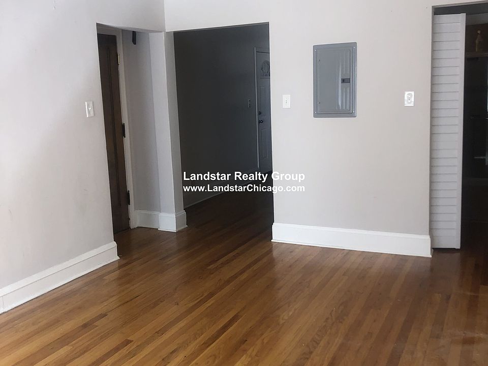 1st image of 4744 S Woodlawn Ave APT 2E