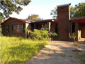 1st image of 2219 3rd St E
