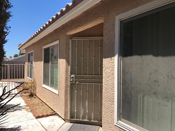 2nd image of 5911 Commodore Cove Dr