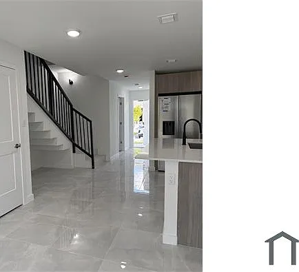 416 NW 12th Pl