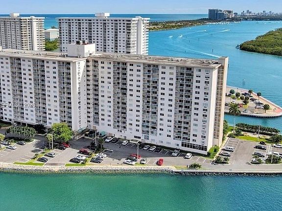 2nd image of 400 Kings Point Dr APT 810
