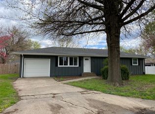 2004 Poppy Ct, Manhattan, KS 66502