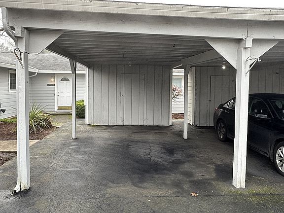 2nd image of 2910 E Douglas Ave