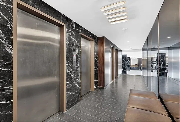 Entry / hallway, photo 5