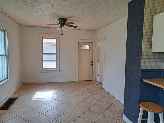 3rd image of 1401 S Vermillion St