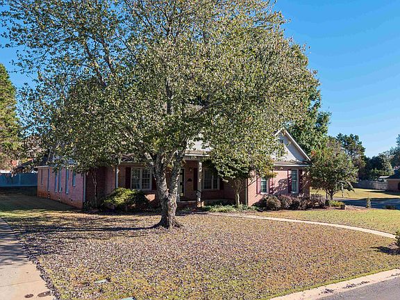 3rd image of 326 Reddoch Rd