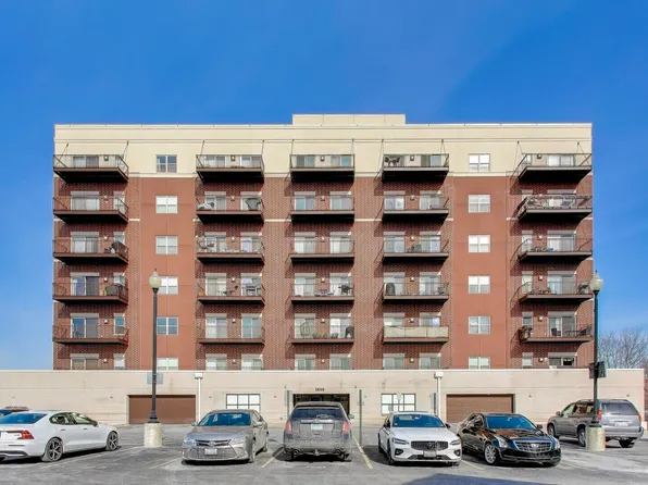 1650 Riverwoods Dr Unit 706, Melrose Park, IL 60160