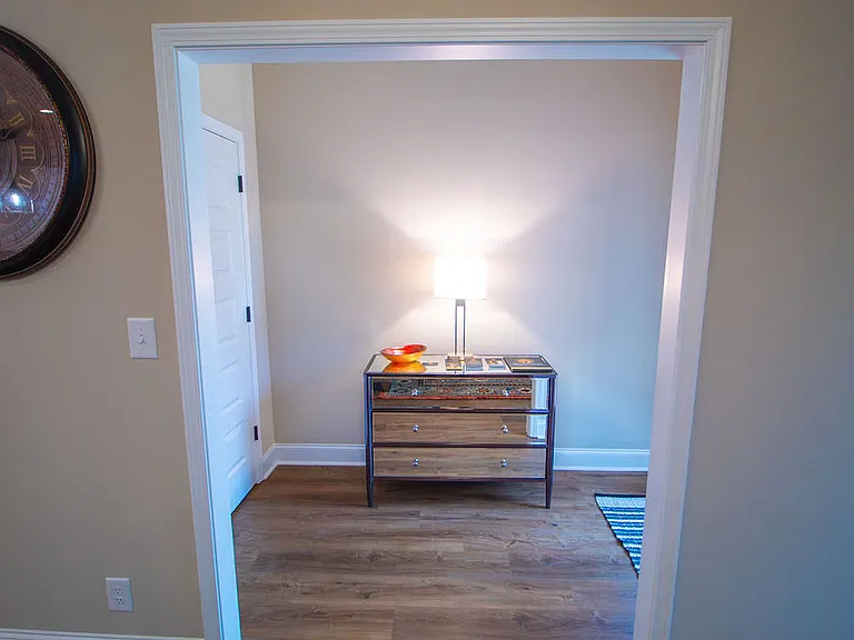 504 Nandina Ct — Photo 2