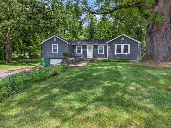 166 Ayrault Rd, Fairport, NY 14450