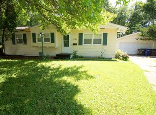 1125 Crestview Cir, Bettendorf, IA 52722