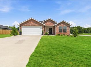 3101 N Rooster St, Siloam Springs, AR 72761