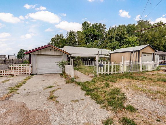 3rd image of 1601 N Marlan Ave Avenue