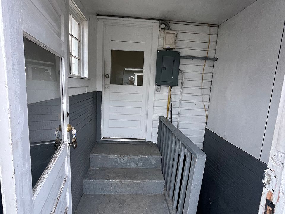 1st image of 116 S 2nd St
