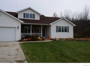 4571 S Ayers Rd, Akron, NY 14001