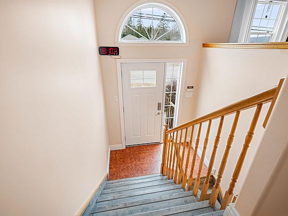 4th image of 453 Young St