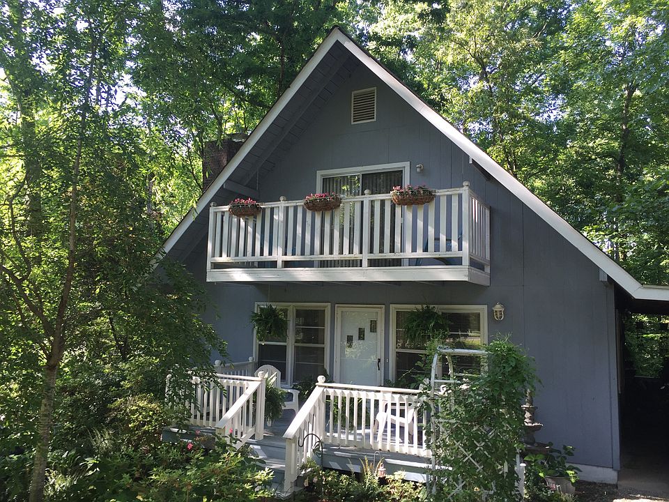 1st image of 303 Lakeview St
