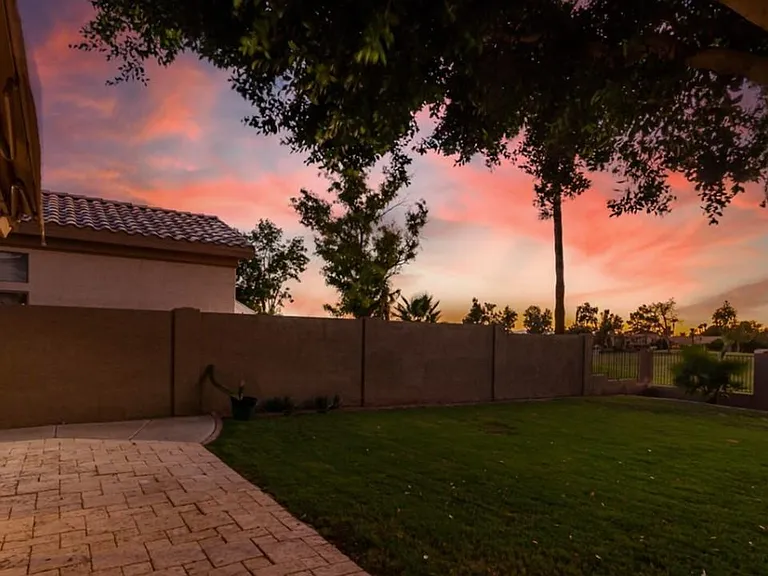 3530 S Meadows Dr — Photo 7