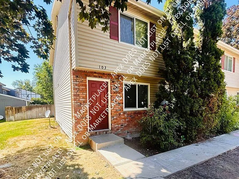 103 N Raymond Pl — Photo 1