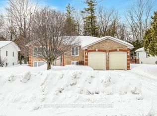 40 Fairway Cres, Wasaga Beach, ON L9Z 1B8