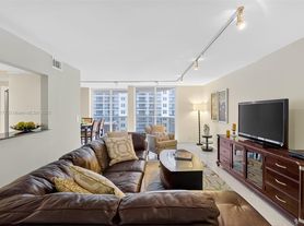 2401 Collins Ave