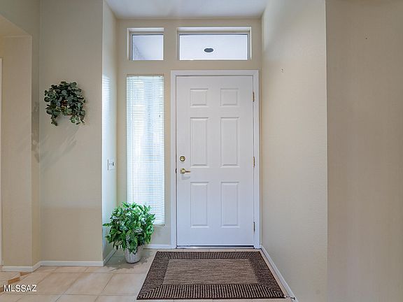 5th image of 2319 E Montrose Canyon Dr