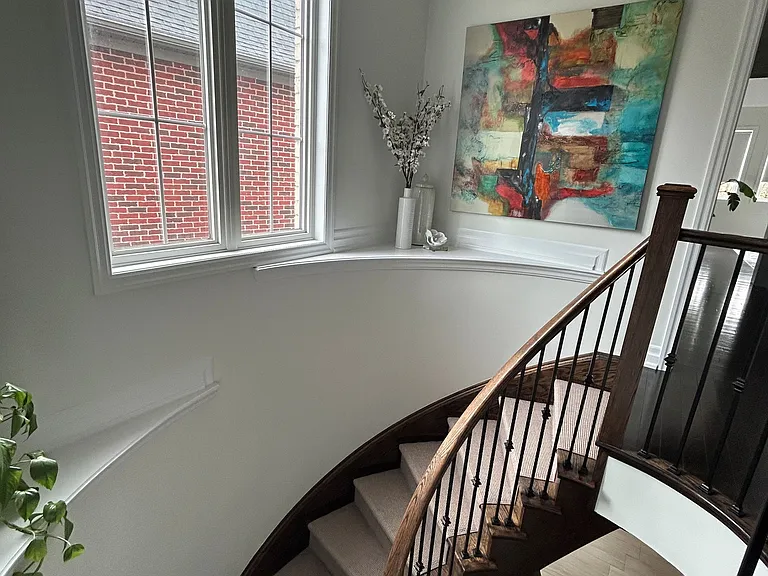 77 Robert Berry Cres — Photo 11