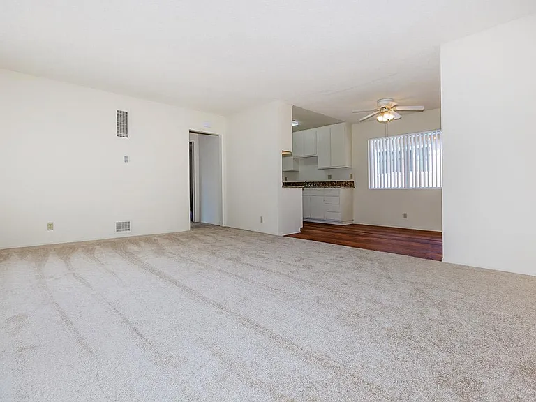 Emerald West Apartments — Photo 9