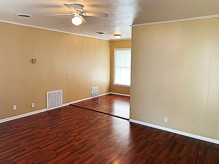 5017 Fairfax St — Photo 3