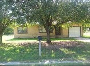 11 N E St, Duncan, OK 73533