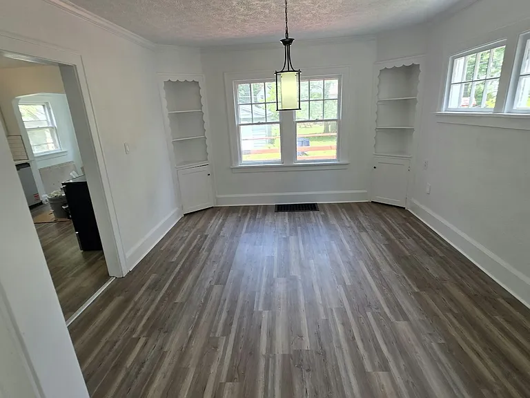 3953 Elmwood Rd — Photo 4