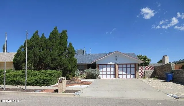 4425 Gen Maloney Cir — Photo 1