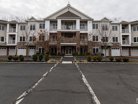 3rd image of 8104 Falston Cir