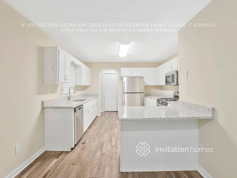 251 Warrenton Dr — Photo 9