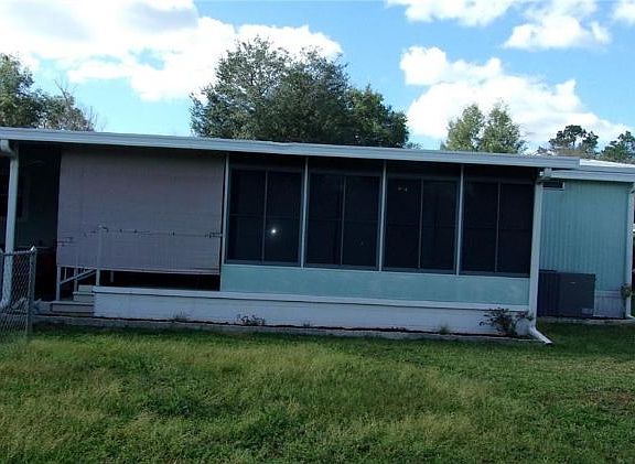 3rd image of 425 NE 62nd Ter