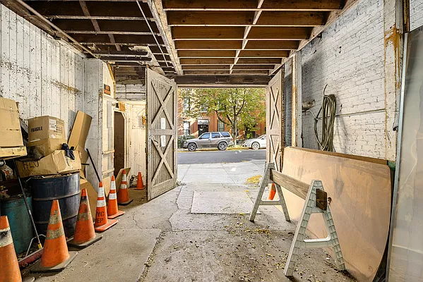 Sold by Marcus & Millichap Real Estate Investment Services Inc | media 5