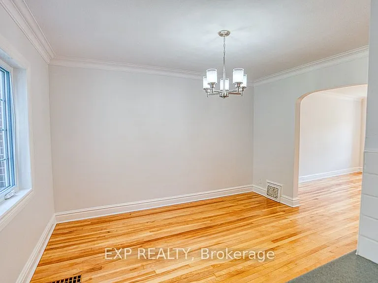 413 Holland Ave — Photo 16