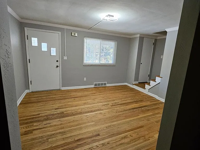 2273 Pauline Ave — Photo 6
