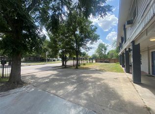 5301 Collingsworth St #2, Houston, TX 77026