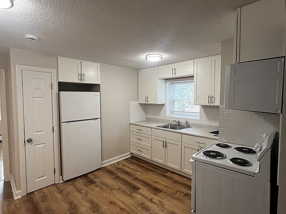 3rd image of 457-485 Pleasant St #477-23