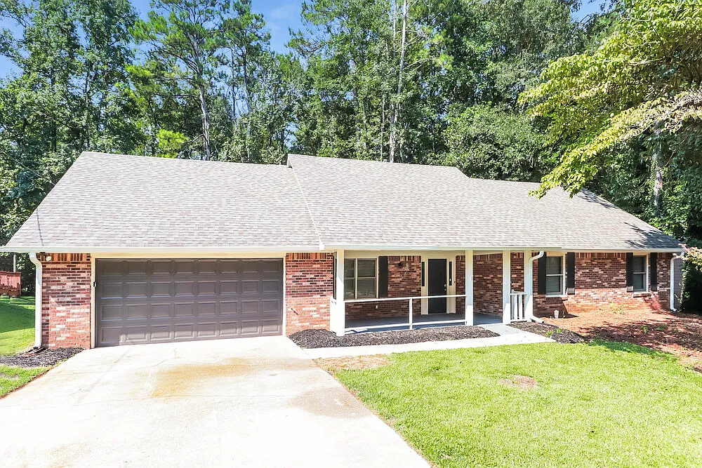4 bed, 2.0 bath, 1817 sqft, $2,990 — Photo 4