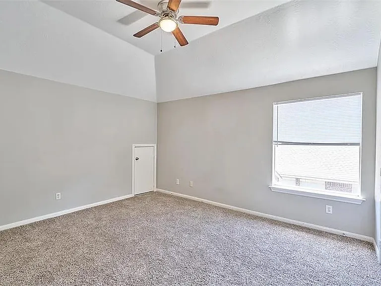 13714 Hillingdale Ln — Photo 5
